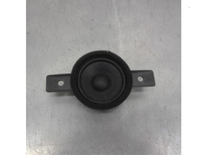 Używane Glosnik Suzuki SX4 (EY/GY) 1.6 16V 4x2 Cena € 20,99 Procedura marży oferowane przez Japoto Parts B.V.