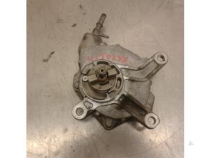 Used Vacuum pump (diesel) Toyota Corolla Verso (R10/11) 2.2 D-4D 16V Price € 50,00 Margin scheme offered by Japoto Parts B.V.