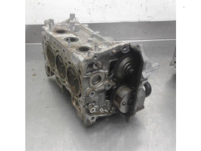 Cylinder head from a Nissan Micra (K13) 1.2 12V 2011