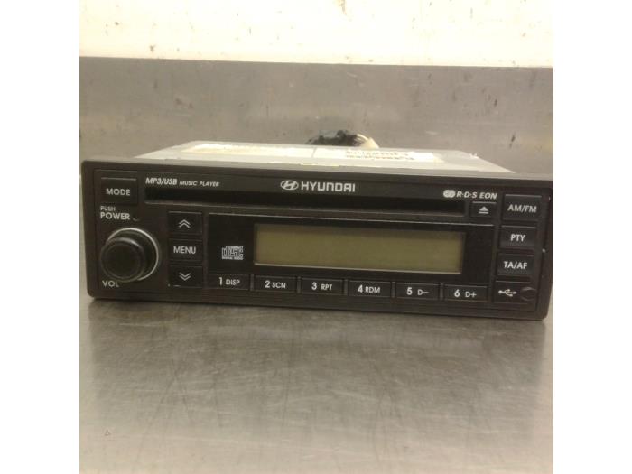 Radioodtwarzacz CD z Hyundai H-300 2.5 CRDi 2008
