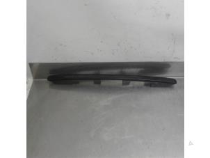 Used Tailgate handle Toyota Corolla Verso (R10/11) 2.2 D-4D 16V Price € 20,00 Margin scheme offered by Japoto Parts B.V.