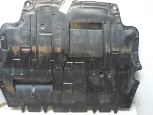 Used Engine protection panel Volkswagen Passat (362) 2.0 TDI 16V 140 Price € 30,00 Margin scheme offered by Poolman autodemontage