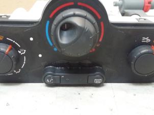 Used Heater control panel Renault Clio III (BR/CR) 1.2 16V 65 Price € 20,00 Margin scheme offered by Poolman autodemontage