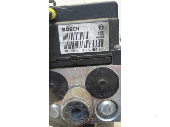 ABS pump from a Opel Corsa C (F08/68) 1.8 16V GSi 2003
