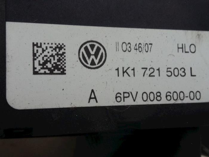 Sensor de posición de acelerador de un Volkswagen Passat Variant (3C5) 2.0 TDI 140 2008