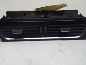 Used Dashboard vent Audi A4 Avant (B8) Price € 30,00 Margin scheme offered by Poolman autodemontage
