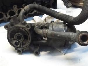 Used Oil filter housing Peugeot 308 (4A/C) 2.0 HDi 16V FAP Price € 20,00 Margin scheme offered by Poolman autodemontage