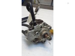Used Mechanical fuel pump Opel Astra H (L48) 1.7 CDTi 16V Price € 30,00 Margin scheme offered by Poolman autodemontage