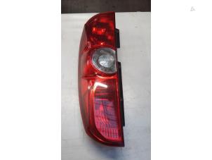 Used Taillight, left Fiat Doblo Cargo (263) 1.3 MJ 16V Euro 4 Price € 30,00 Margin scheme offered by Poolman autodemontage