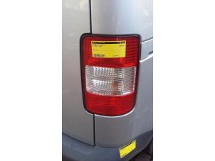 Używane Tylne swiatlo pozycyjne prawe Volkswagen Caddy Combi III (2KB,2KJ) 1.9 TDI Cena € 20,00 Procedura marży oferowane przez Poolman autodemontage