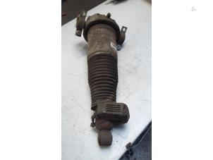 Used Rear shock absorber rod, left Volkswagen Touareg (7LA/7L6) 5.0 TDI V10 Price € 30,00 Margin scheme offered by Poolman autodemontage