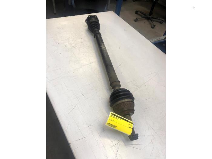 Front drive shaft, right from a Seat Leon (1M1) 1.6 16V 2002