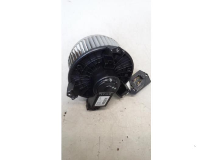 Heating and ventilation fan motor from a Jaguar XF (CC9) 4.2 S V8 32V 2008