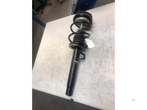 Used Front shock absorber rod, left BMW 3 serie (E46/4) Price € 30,00 Margin scheme offered by Poolman autodemontage