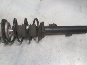 Used Front shock absorber rod, left BMW 3 serie (E90) 318d 16V Price € 30,00 Margin scheme offered by Poolman autodemontage