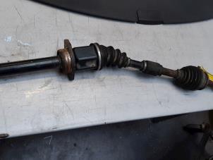 Used Front drive shaft, right Toyota Avensis Wagon (T25/B1E) 2.0 16V D-4D-F Price € 30,00 Margin scheme offered by Poolman autodemontage