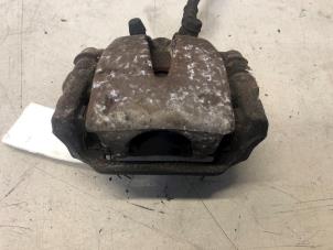 Used Rear brake calliper, left Toyota Avensis Wagon (T25/B1E) 2.0 16V D-4D-F Price € 20,00 Margin scheme offered by Poolman autodemontage