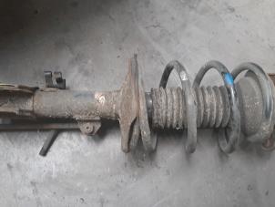 Used Front shock absorber rod, left Toyota Avensis Wagon (T25/B1E) 2.0 16V D-4D-F Price € 30,00 Margin scheme offered by Poolman autodemontage