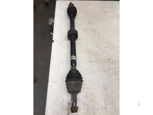 Used Front drive shaft, right Opel Corsa D 1.3 CDTi 16V ecoFLEX Price € 20,00 Margin scheme offered by Poolman autodemontage
