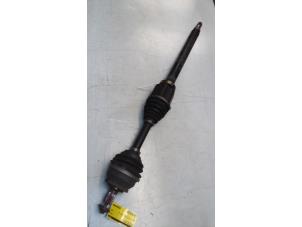 Used Front drive shaft, right Volvo S60 I (RS/HV) 2.4 D5 20V Price € 50,00 Margin scheme offered by Poolman autodemontage