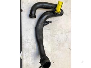Used Air intake hose Volvo V70 (BW) 2.4 D 20V Price € 30,00 Margin scheme offered by Poolman autodemontage