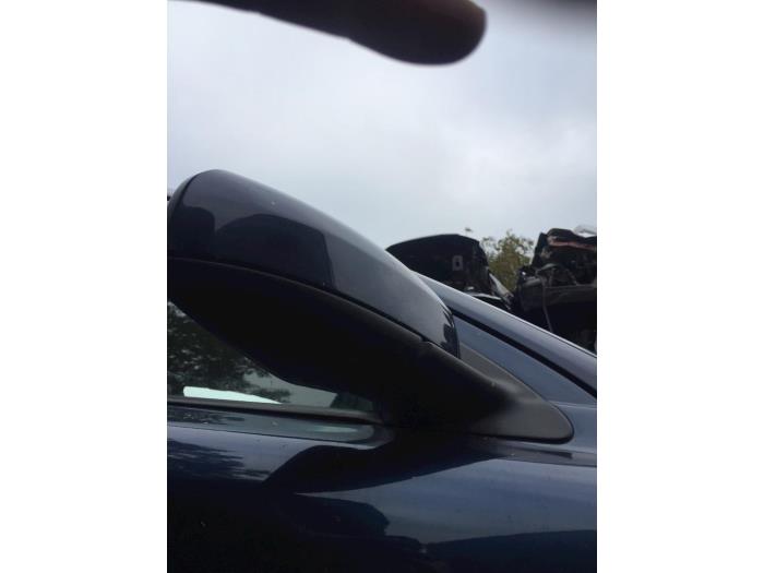 Wing mirror, right from a Volvo V70 (SW) 2.4 D 20V 2004