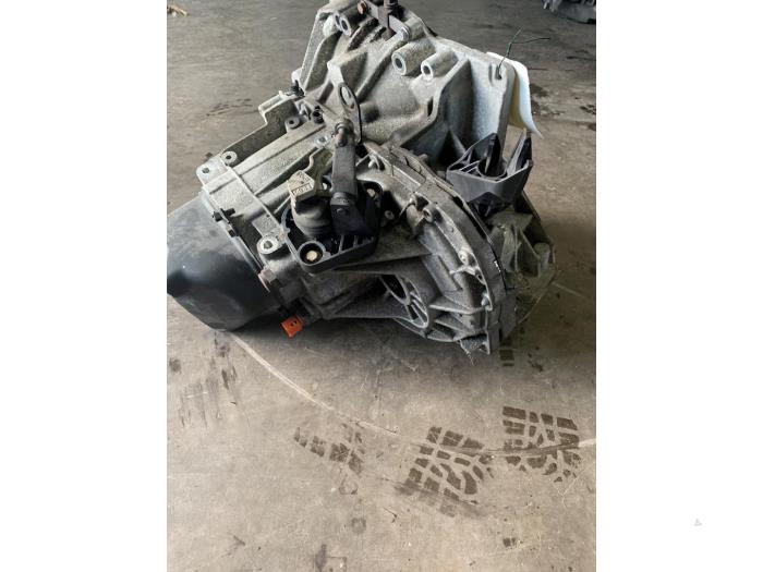 Gearbox from a Renault Clio III Estate/Grandtour (KR) 1.2 16V TCe 2011