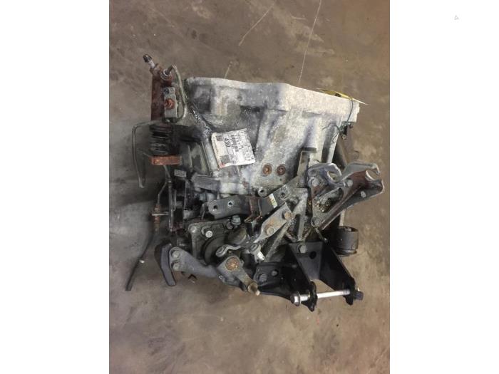 Gearbox from a Toyota Avensis Wagon (T27) 2.0 16V D-4D-F 2013