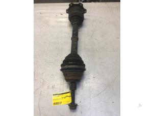 Used Front drive shaft, right Audi A6 Avant Quattro (C4) 2.8 V6 30V Price € 30,00 Margin scheme offered by Poolman autodemontage