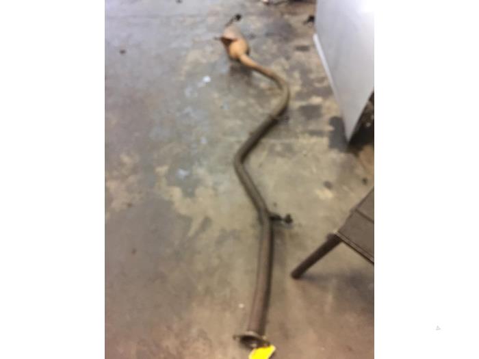 Echappement silencieux arrière d'un Toyota Avensis Wagon (T27) 2.0 16V D-4D-F 2013