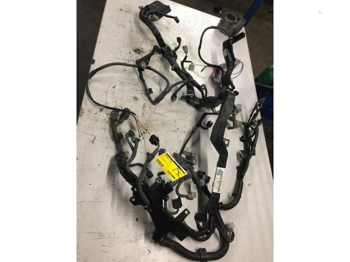 Wiring harness engine room from a Toyota Avensis Wagon (T27) 2.0 16V D-4D-F 2013
