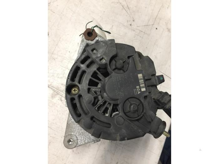 Dynamo från en Toyota Corolla Wagon (E12) 1.4 16V VVT-i 2005