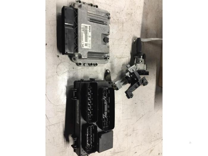Used Engine management computer Fiat Grande Punto (199) 1.3 JTD Multijet 16V Price € 75,00 Margin scheme offered by Poolman autodemontage