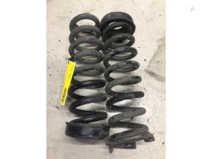 Used Rear coil spring BMW 3 serie Touring (F31) 320d 2.0 16V EfficientDynamicsEdition Price € 30,00 Margin scheme offered by Poolman autodemontage