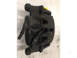 Used Front brake calliper, right Citroen Jumper (U9) 2.2 HDi 110 Euro 5 Price € 36,30 Inclusive VAT offered by Poolman autodemontage