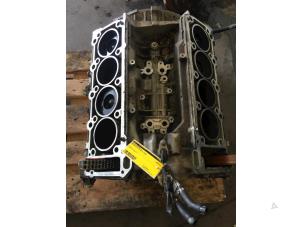 Used Engine crankcase Mercedes ML II (164/4JG) 4.0 ML-420 CDI 4-Matic V8 32V Price € 100,00 Margin scheme offered by Poolman autodemontage