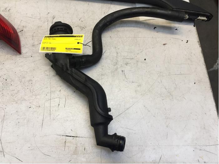 Gebrauchte Öl Füllrohr Volvo V50 (MW) 2.0 D 16V Preis € 30,00 Margenregelung angeboten von Poolman autodemontage