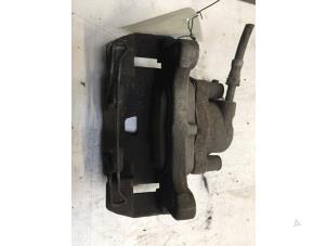 Used Front brake calliper, right Audi A4 (B8) 1.8 TFSI 16V Price € 30,00 Margin scheme offered by Poolman autodemontage
