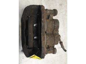Used Front brake calliper, left Mercedes Vito (639.7) 2.2 115 CDI 16V Price € 30,00 Margin scheme offered by Poolman autodemontage