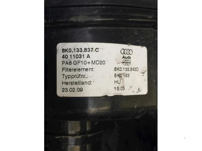 Boîtier filtre à air d'un Audi Q5 (8RB) 3.0 TDI V6 24V Quattro 2010