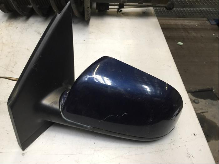Wing mirror, left from a Volkswagen Polo IV (9N1/2/3) 1.4 16V 2006