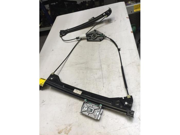 Window mechanism 2-door, front right from a Audi RS 5 (8F7) 4.2 V8 32V 2014