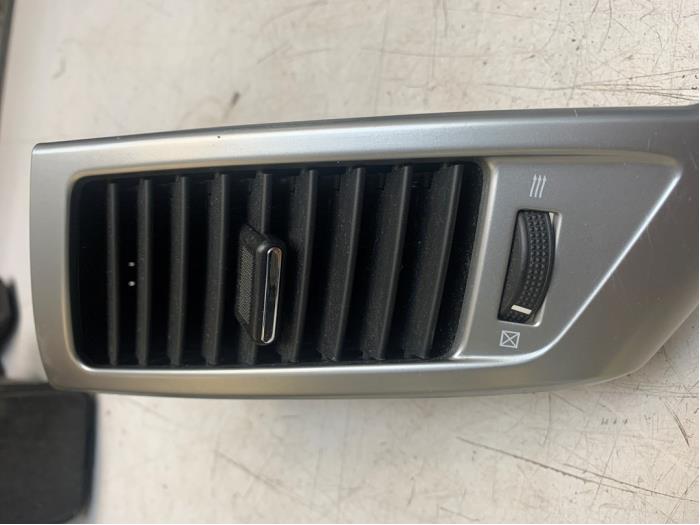 Dashboard vent from a Daewoo Cruze 1.6 16V 2011
