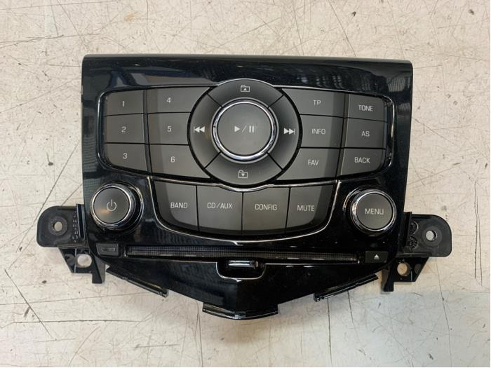 Radio control panel from a Daewoo Cruze 1.6 16V 2011