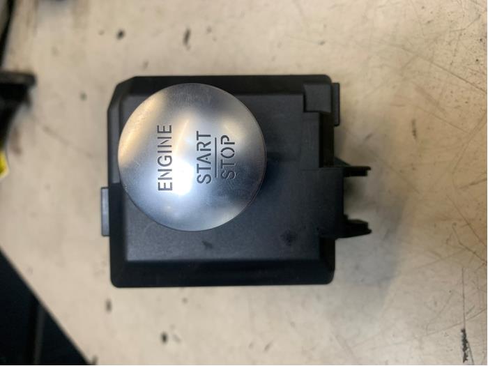 Używane Przelacznik Start/Stop Mercedes A (W176) 2.0 A-250 Turbo 16V Cena € 30,00 Procedura marży oferowane przez Poolman autodemontage