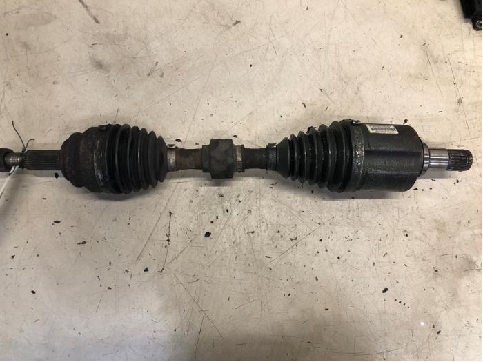 Front drive shaft, left from a Jeep Patriot (MK74) 2.0 CRD 16V 4x4 2008