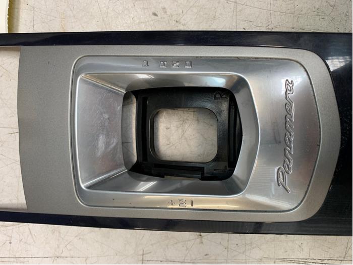 Embellecedor salpicadero de un Porsche Panamera (970) 3.0 D V6 24V 2011