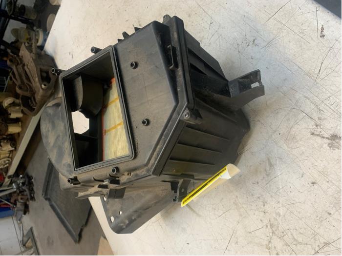 Gebrauchte Luftfiltergehäuse Volvo XC90 I 2.4 D5 20V Preis € 30,00 Margenregelung angeboten von Poolman autodemontage