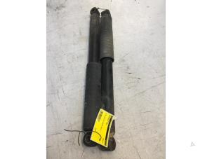 Used Shock absorber kit Iveco New Daily IV 35C15V, 35C15V/P Price € 36,30 Inclusive VAT offered by Poolman autodemontage