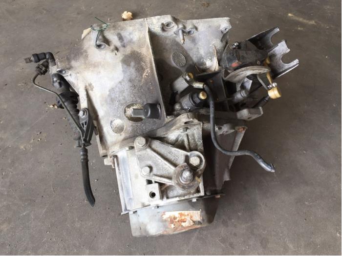 Gearbox from a Peugeot 308 SW (4E/H) 1.6 VTI 16V 2008